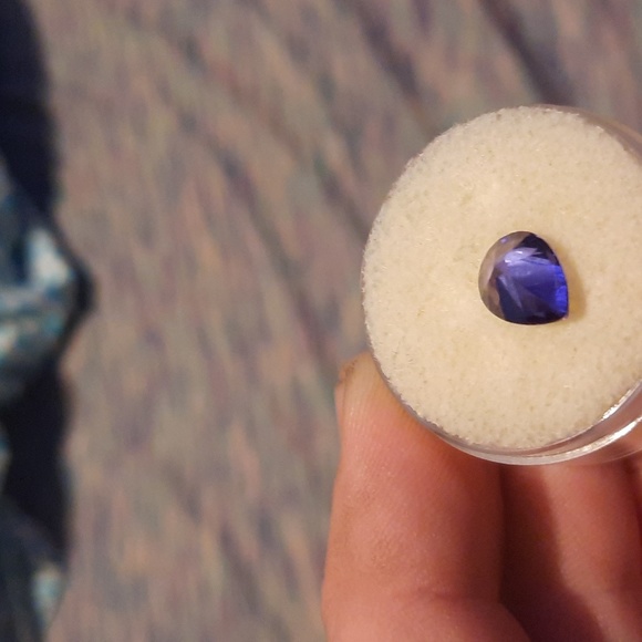 Purple tanzanite - Picture 3 of 3